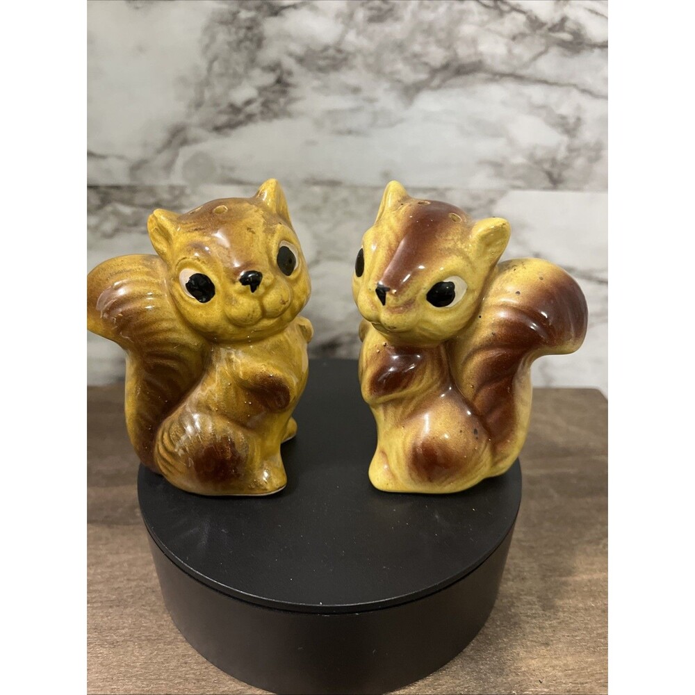 Vintage Japan Ceramic Yellow Salt & Pepper Shakers 3.5” Tall Wide Eye Squirrels